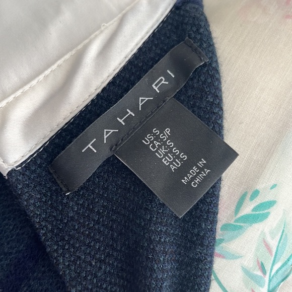 Tahari blue green and black sweater - Picture 6 of 6